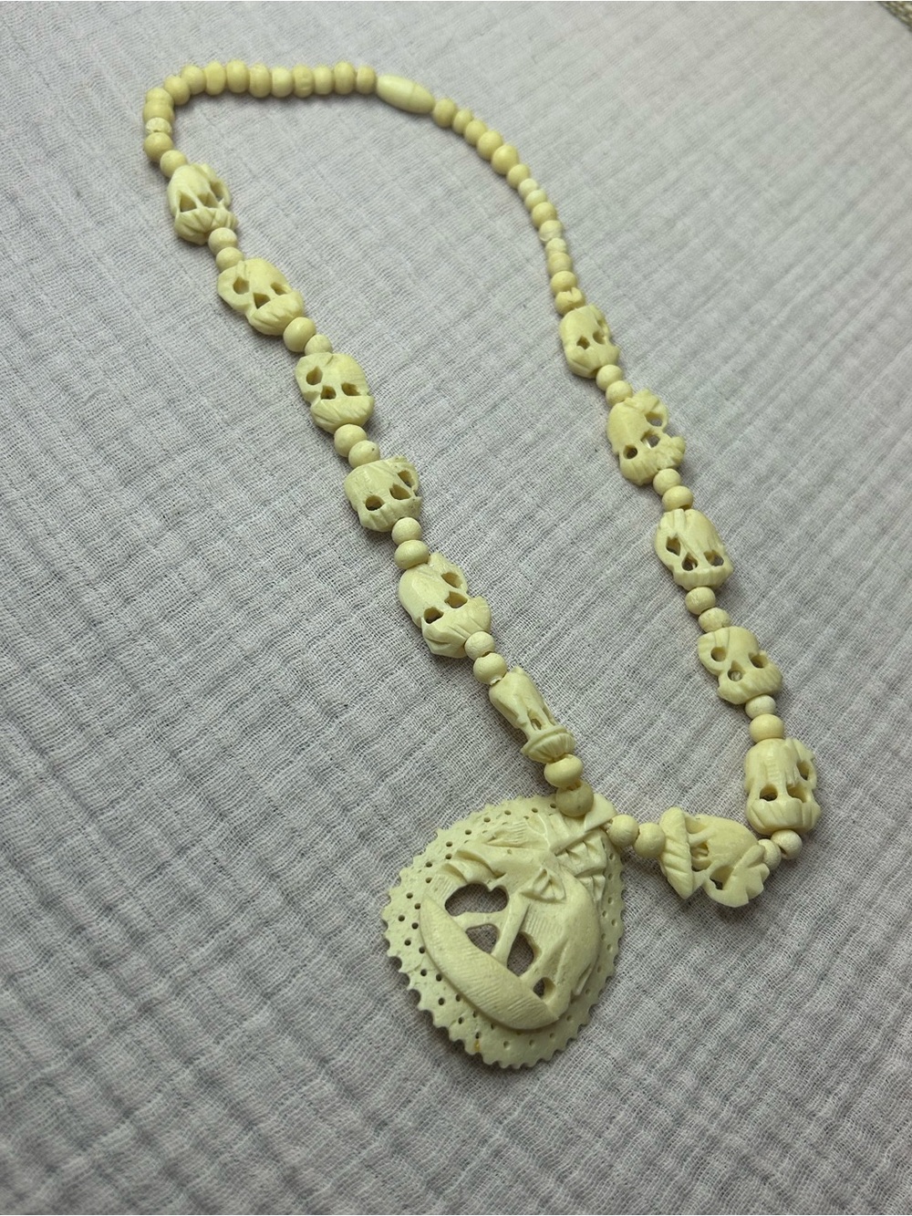 1970s Vintage Intricate Hand-Carved Elephant Necklace